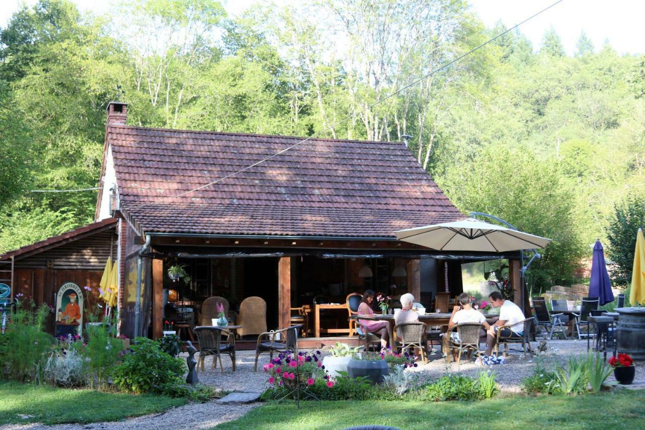 Domaine Chez Jem Hotel Le Breuil  Exterior photo